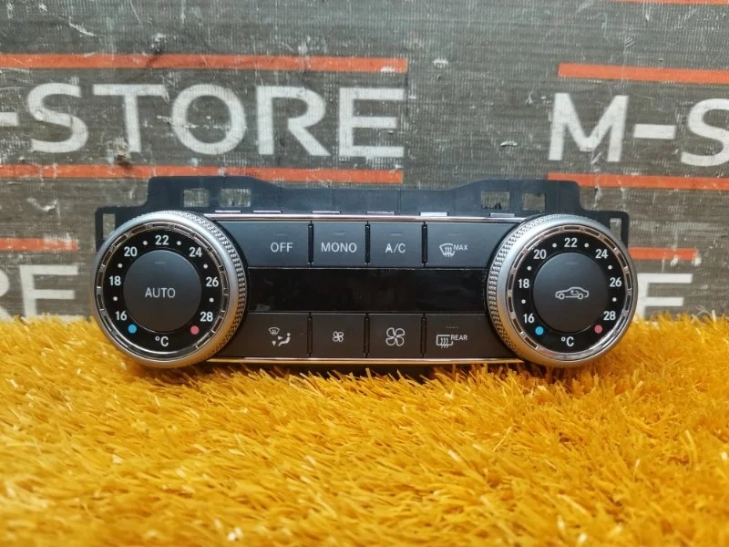 Блок управления климат-контролем Mercedes-Benz C-Class 2008 A2048300590 W204 271.950