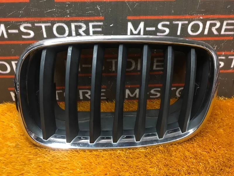 Решетка радиатора Bmw X5 2009 51137171395 E70 N52B30A, левая