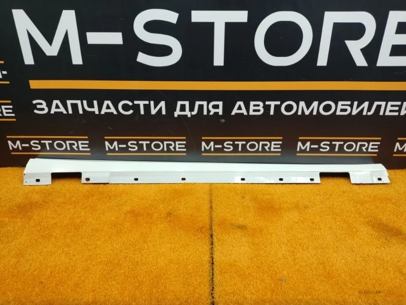 Накладка на порог Mercedes-Benz C-Class 2008 A2046900440 W204 271.950, правая