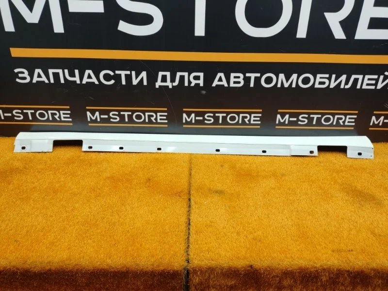 Накладка на порог Mercedes-Benz C-Class 2008 A2046900340 W204 271.950, левая