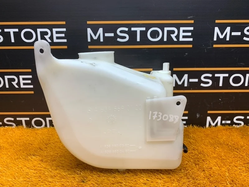 Бачок омывателя Mercedes-Benz V-Class 2009 A6398690120 W639 272.978