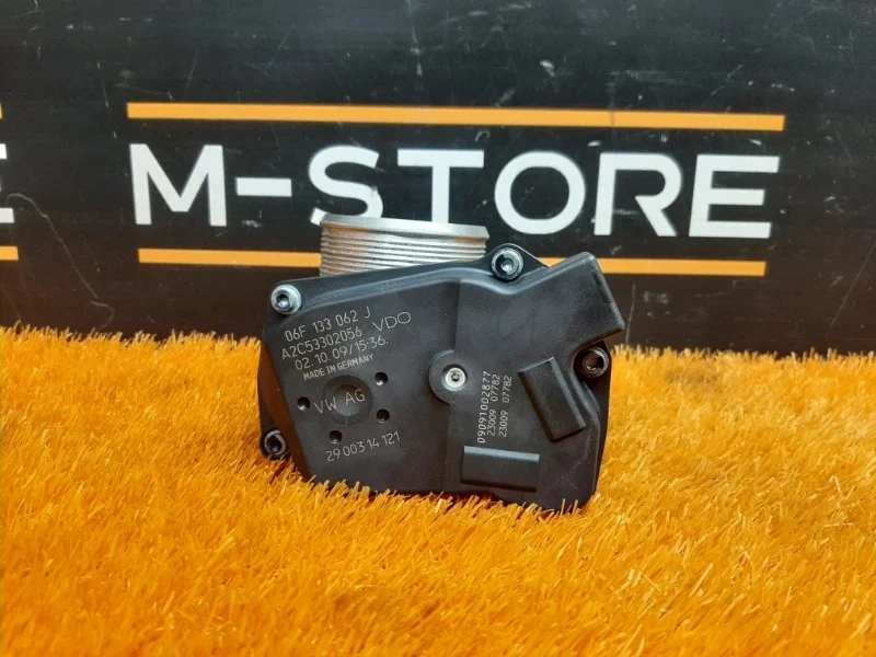 Дроссельная заслонка Audi A5 2010 06F133062J 8T CDNC