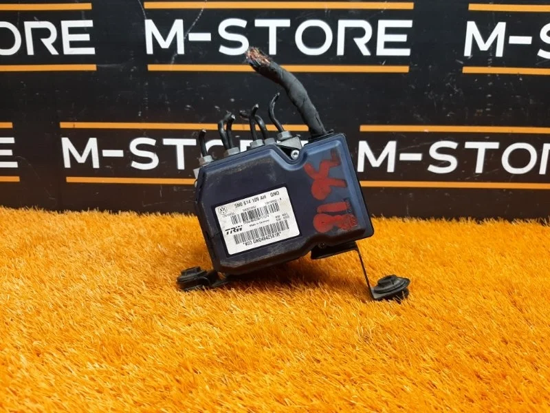 Блок ABS Volkswagen Tiguan 2012 5N0614109AH 5N CCZD