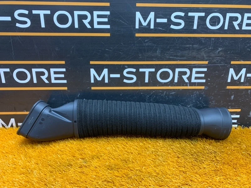 Патрубок воздухозаборника Mercedes-Benz C1710113 W221, правый