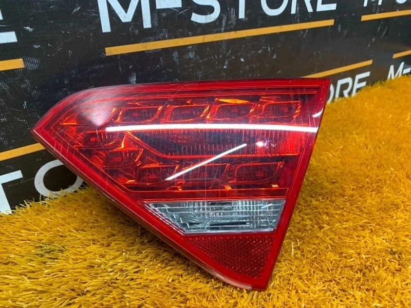 Фонарь крышки багажника Audi A5 2010 8T0945094A 8T CDNC, правый