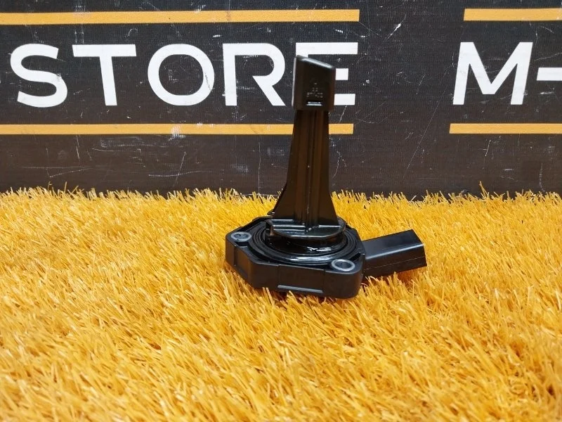 Датчик уровня масла Audi Q5 2009 03C907660H 8R CDNC