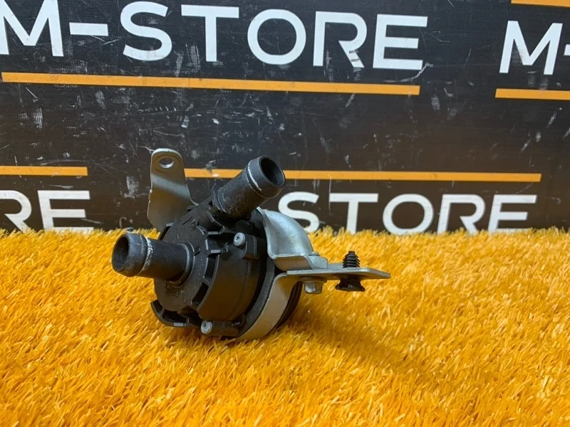 Помпа Mercedes-Benz Gla-Class 2014 A0005000686 X156 270.920