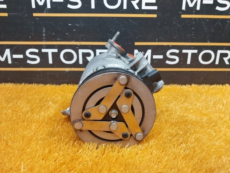 Компрессор кондиционера Volvo Xc60 2013 8623176 DZ47 B4204T7