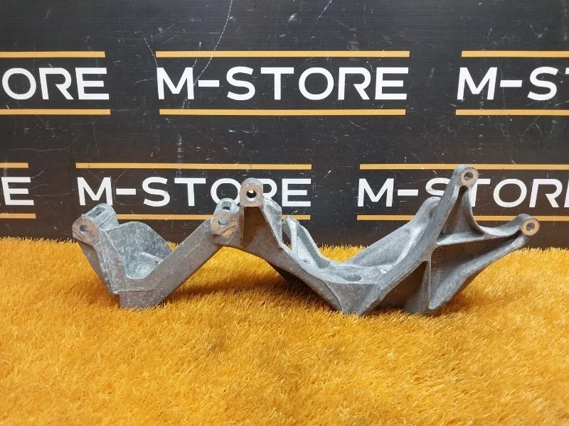 Кронштейн генератора Volkswagen Touareg 2012 03H260087E 7P CGRA