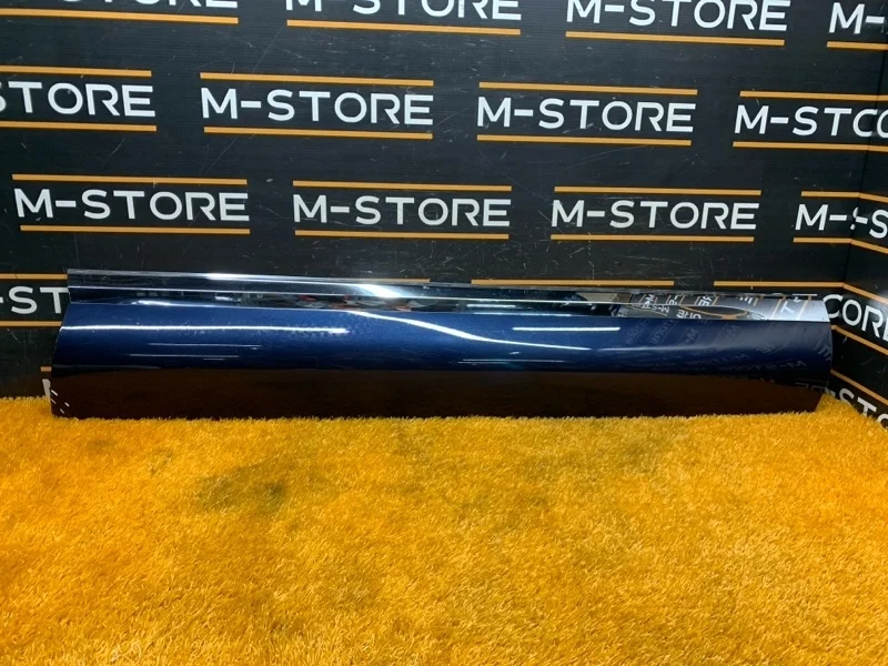 Молдинг на дверь Volkswagen Touareg 2012 7P6854940H 7P CGRA, передний правый