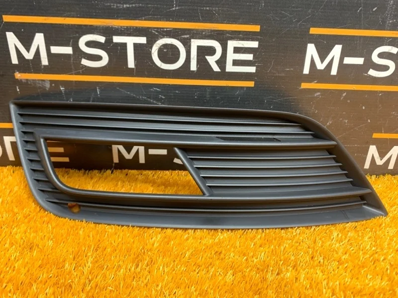 Оправа туманки Audi A4 2013 8K0807681K B8/8K CDNC, левая