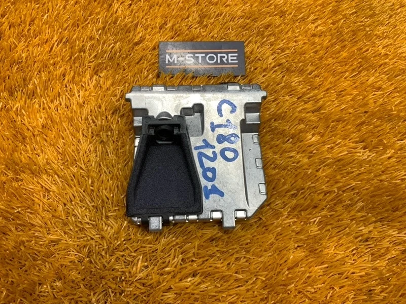 Камера Mercedes-Benz A-Class 2015 A0009057302 W176 270.910, передняя