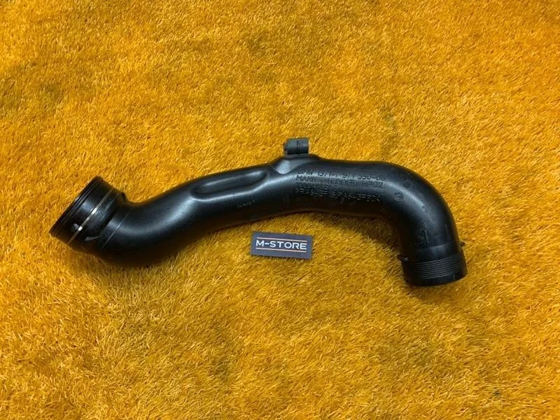 Патрубок интеркулера Bmw X6 2011 13717571350 E71 N55B30A, левый