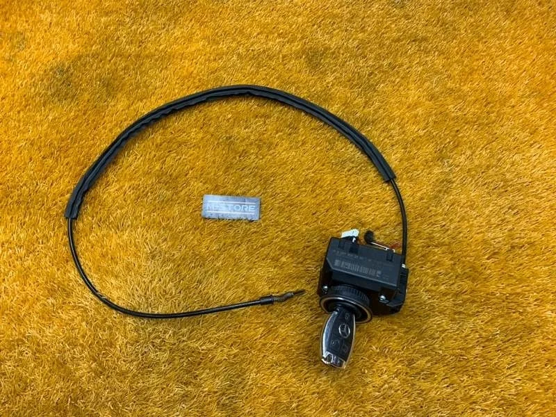 Замок зажигания Mercedes-Benz C-Class 2012 A2079052700 W204 271.820