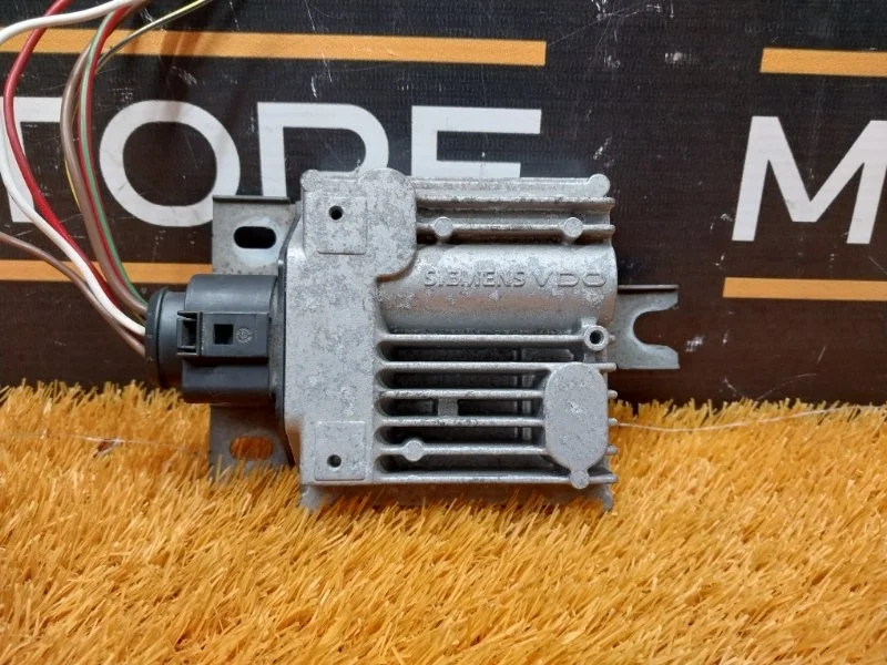 Блок управления топливным насосом Volkswagen Touareg 2012 7P0906093 7P CGRA