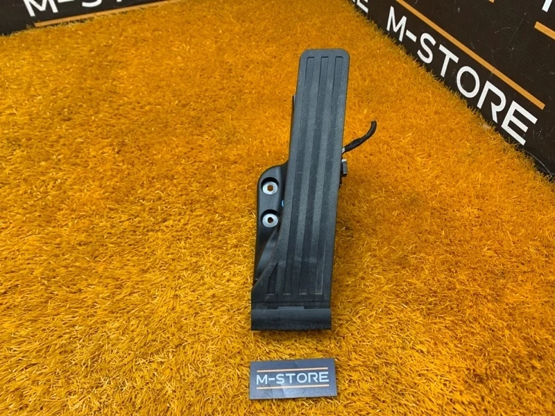 Педаль газа Mercedes-Benz C-Class 2014 A2053000004 W205 274.910