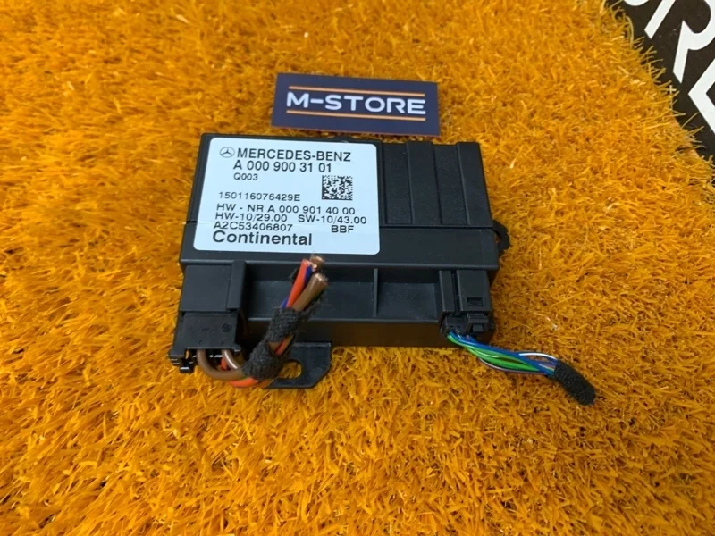 Блок управления топливным насосом Mercedes-Benz Cla-Class 2015 A0009003101 C117 270.910