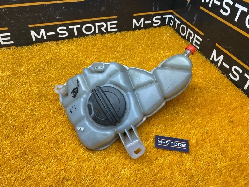 Бачок расширительный Audi A8 2010 4H0121403G 4H/D4 CDRA