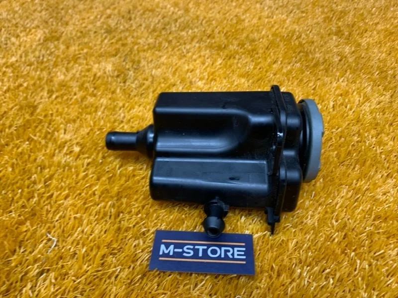 Бачок гидроусилителя Audi A8 2010 4H0422373B 4H/D4 CDRA