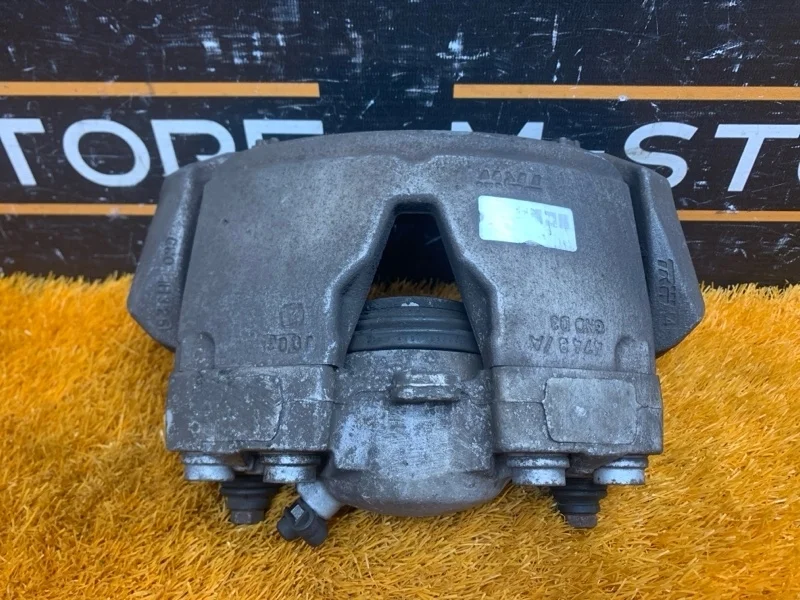 Суппорт Audi A4 2008 8K0615124B B8/8K CALA, передний правый