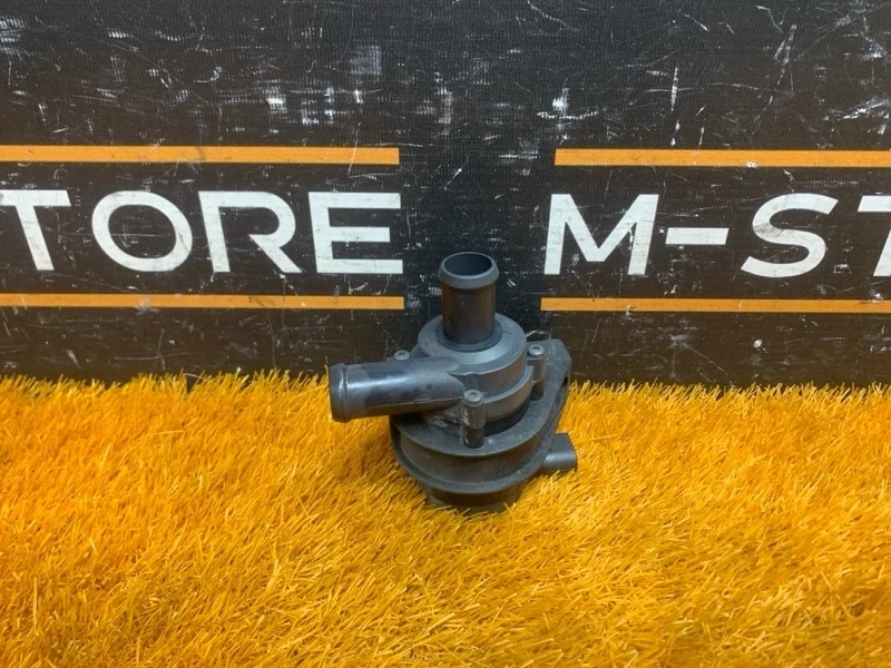 Помпа дополнительная Volkswagen Golf 2009 1K0965561F 5K CAX