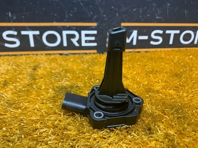 Датчик уровня масла Audi A4 2009 03C907660H 8K CDN