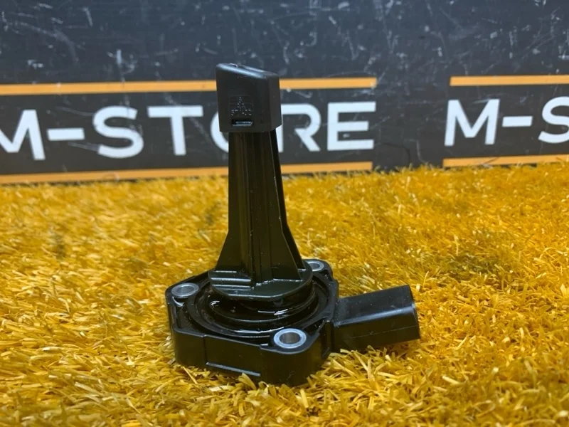 Датчик уровня масла Audi A4 2009 03C907660H 8K CDN