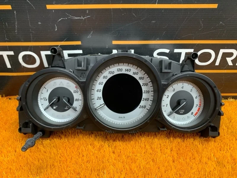 Щиток приборов Mercedes-Benz C-Class 2011 A2049003508 W204 276.957