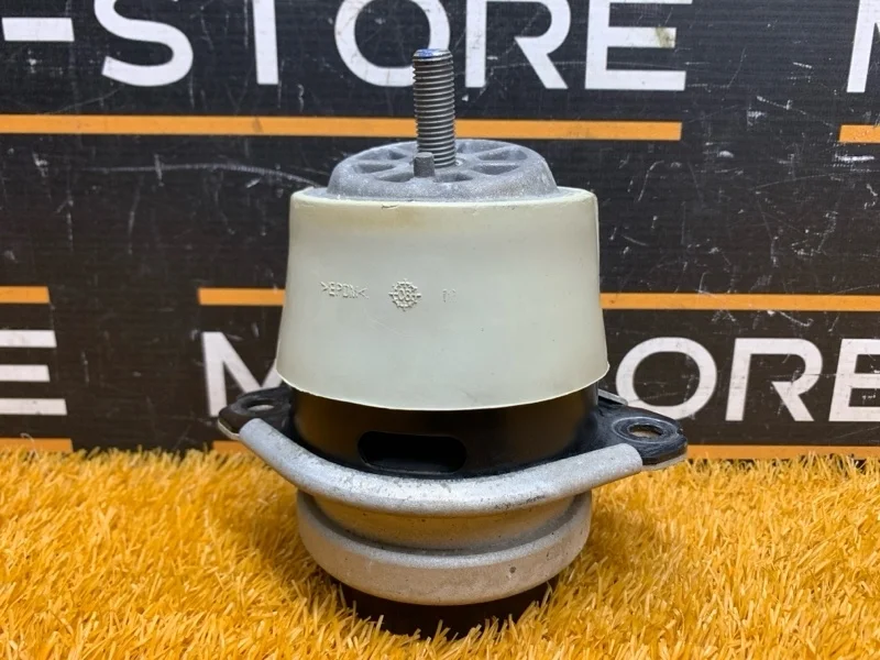 Подушка двигателя Volkswagen Touareg 2010 7L8199131A 7L BHK, правая