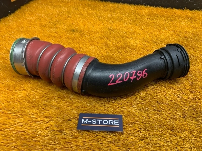 Патрубок интеркулера Bmw X5 2011 13717583716 E70 N55B30A