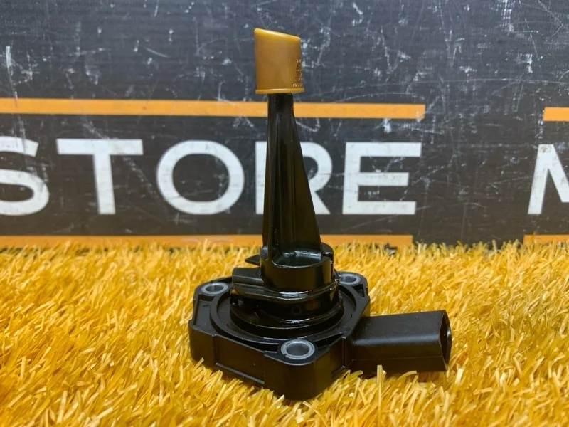 Датчик уровня масла Audi A5 2013 03C907660Q 8T CDNC