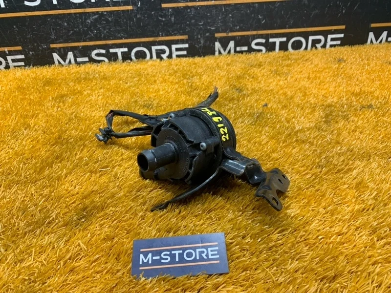 Помпа дополнительная Mercedes-Benz B-Class 2013 A0005000686 W246 270.910