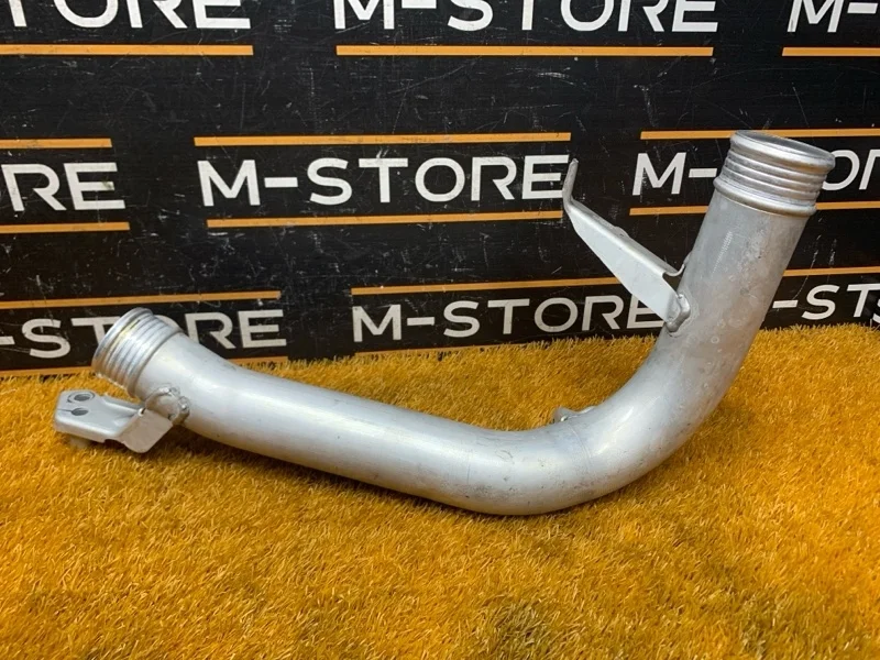 Патрубок интеркулера Volvo Xc60 2014 31370288 DZ40 B4204T11