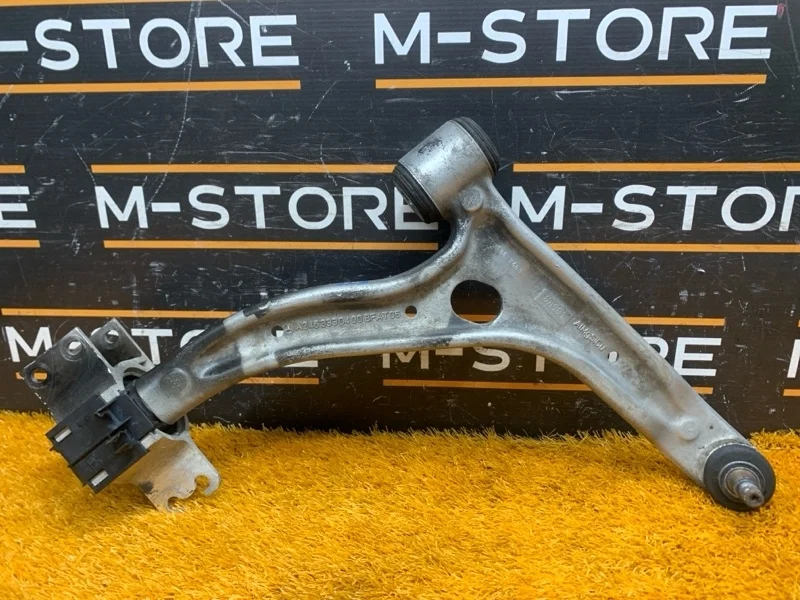 Рычаг подвески нижний Mercedes-Benz B-Class 2013 A2463330400 W246 270.910, передний правый