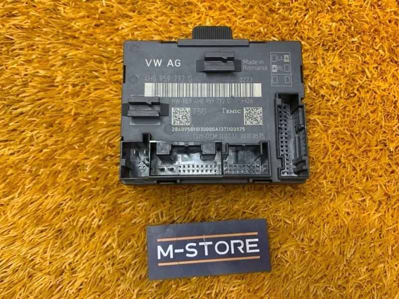 Блок управления дверью Audi A8 2013 4H0959792G 4H/D4 CEUA, передний левый