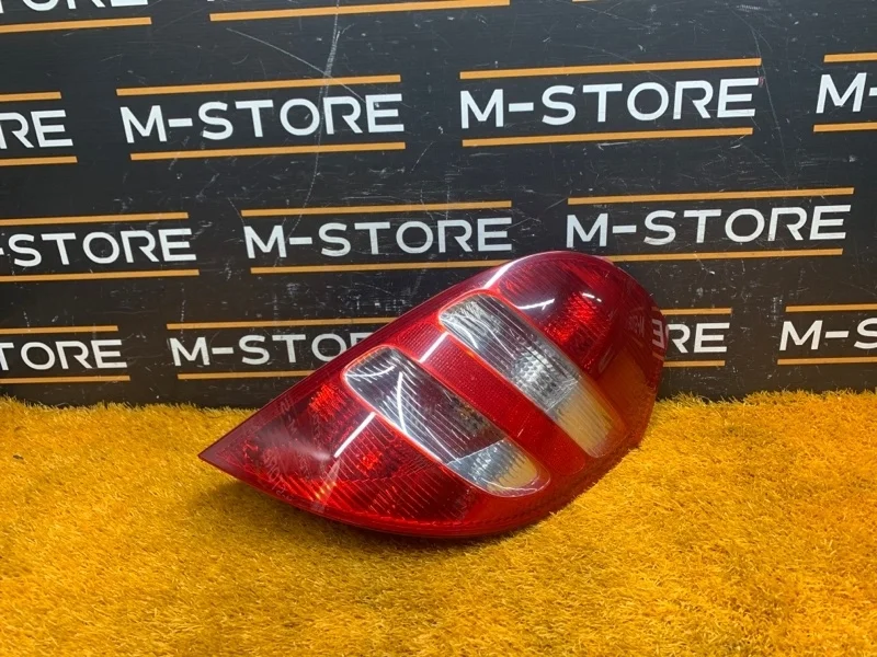 Фонарь задний Mercedes-Benz A-Class 2005 A1698200464 W169 266.960, правый
