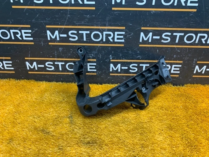 Кронштейн фары Audi A5 2011 8T0805607 8T CDNC, левый