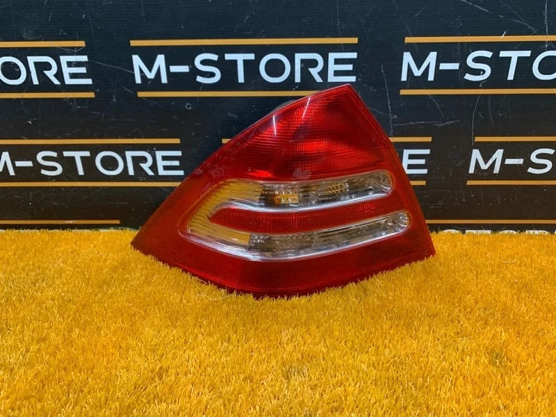 Фонарь задний Mercedes-Benz C-Class 2004 A2038200164 W203 271.940, левый