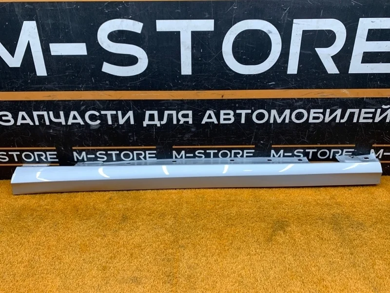 Накладка на порог Mercedes-Benz C-Class 2013 A2046900340 W204 271.820, левая