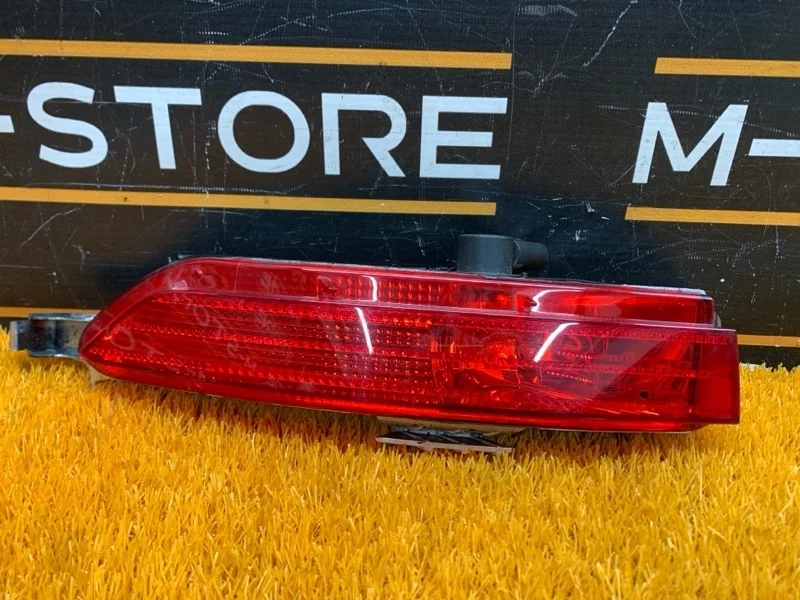 Фонарь в бампер Volkswagen Touareg 2011 7P6945702F 7P CGRA, правый