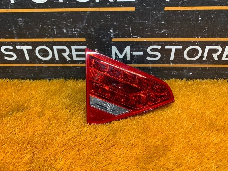 Фонарь крышки багажника Audi A5 2010 8T0945093A 8T CDNC, левый