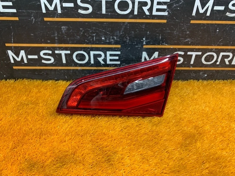 Фонарь крышки багажника Audi A3 2013 8V4945094A 8V CXSA, правый