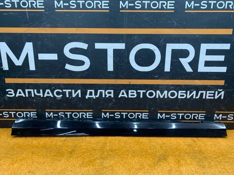 Накладка на порог Mercedes-Benz C-Class 2010 A2046900340 W204 271.860, левая