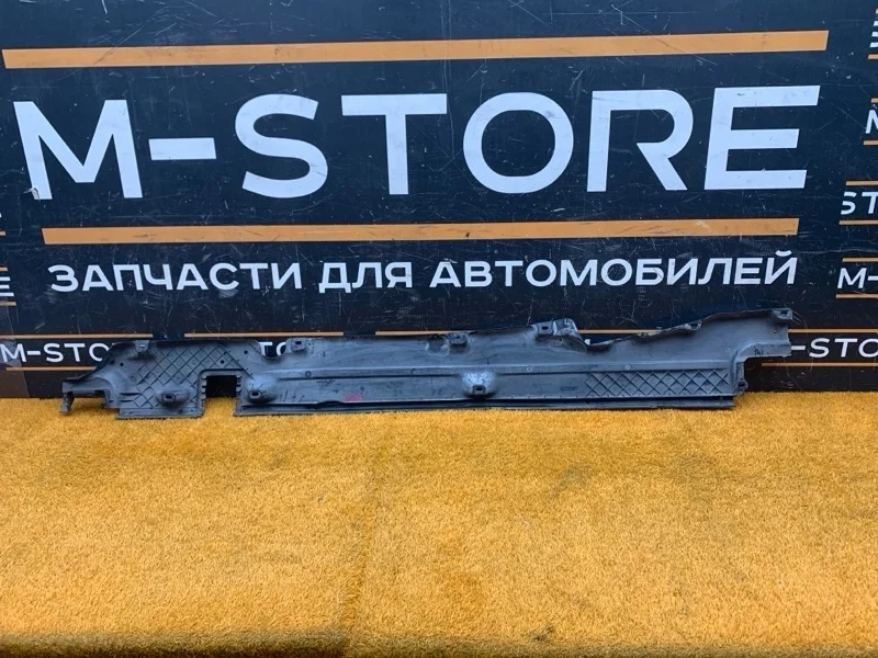 Защита днища кузова Audi Q7 2011 7L8825212D 4LB CJTC, правая