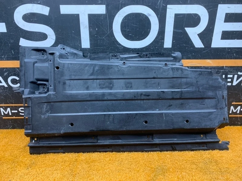 Защита днища кузова Audi Q5 2010 8R0825207C 8R CDNC, левая