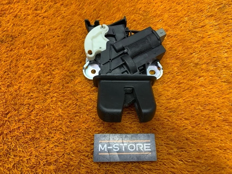 Замок багажника Audi A4 2008 4F5827505D B8/8K CABB