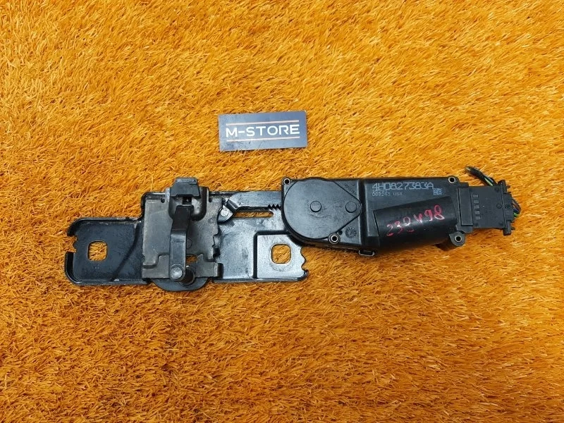 Доводчик крышки багажника Audi A8 2013 4H0827383A 4H/D4 CEUA