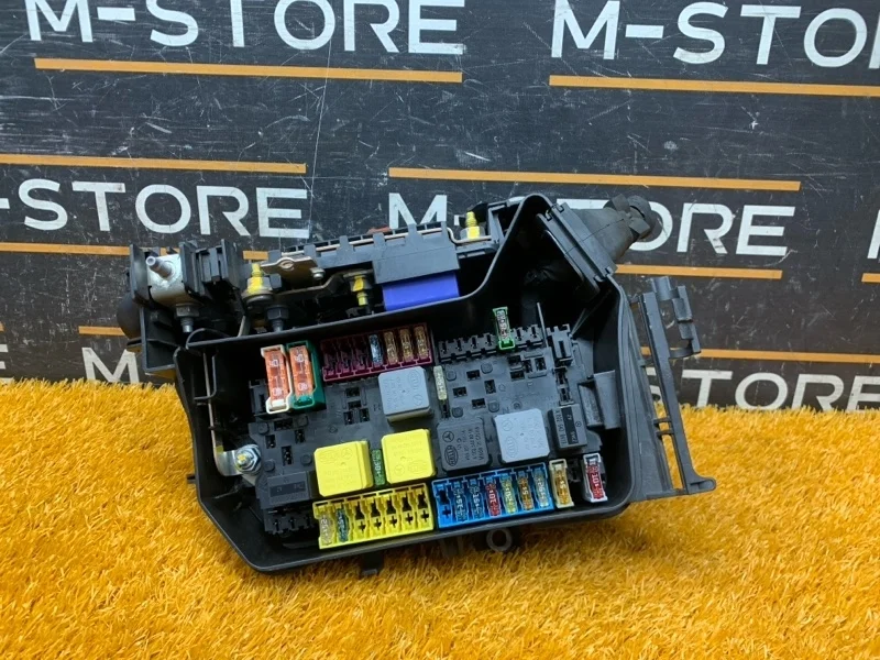 Блок предохранителей Mercedes-Benz B-Class 2013 A2469067100 W246 270.910