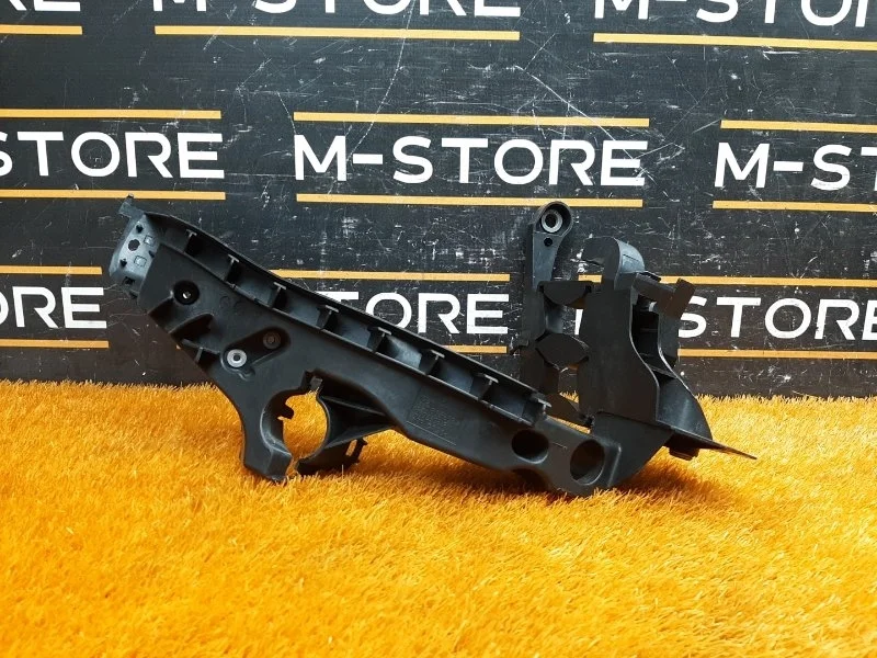 Кронштейн фары Audi A4 2010 8K0805608A B8/8K CDHB, правый