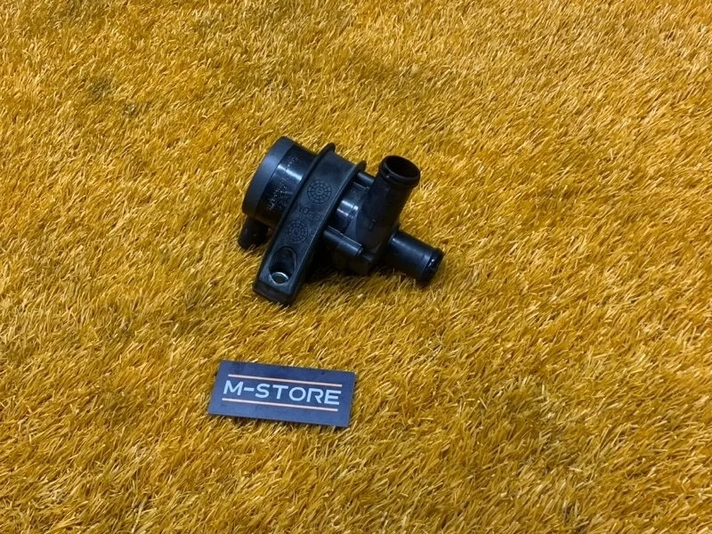 Помпа дополнительная Audi A1 2011 1K0965561F 8X CAX